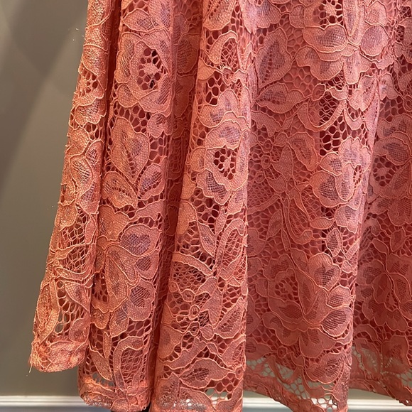 Peach coloured lace dress NEW - Picture 3 of 8